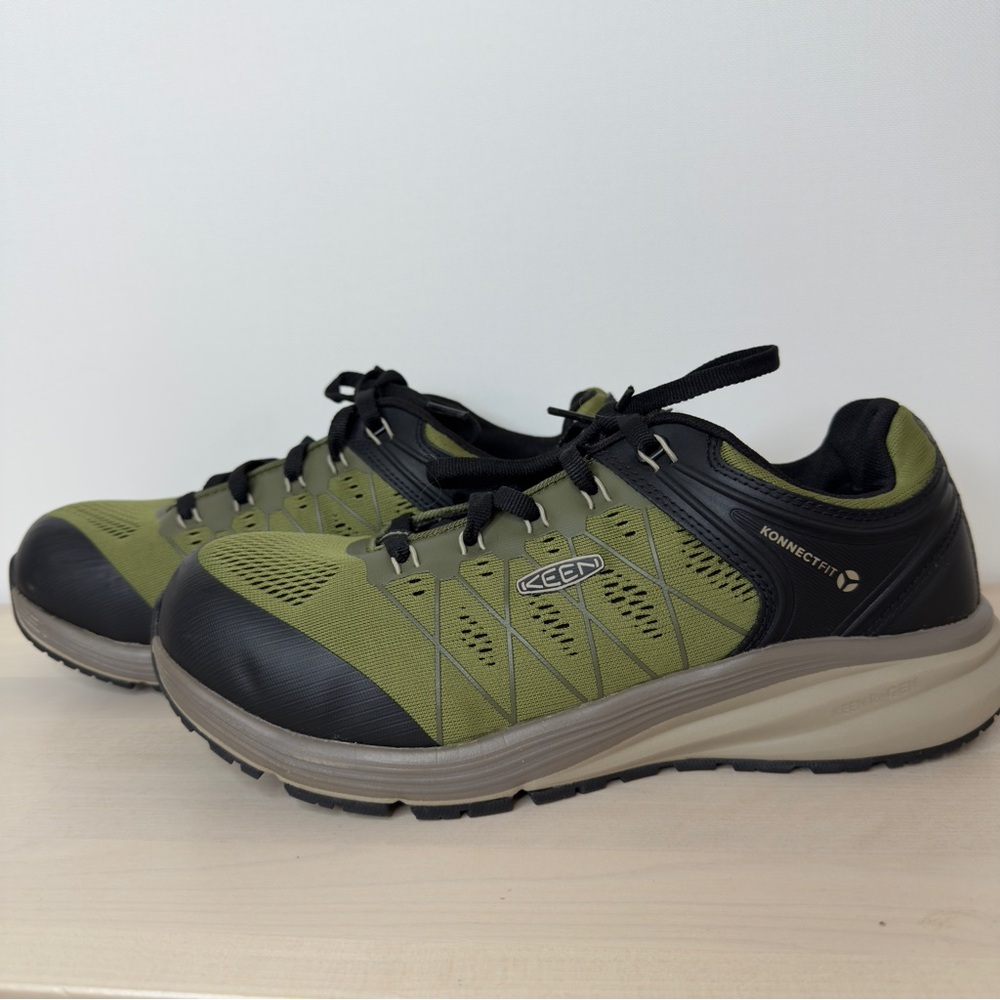 Keen Women's Shoes in Olive and Black